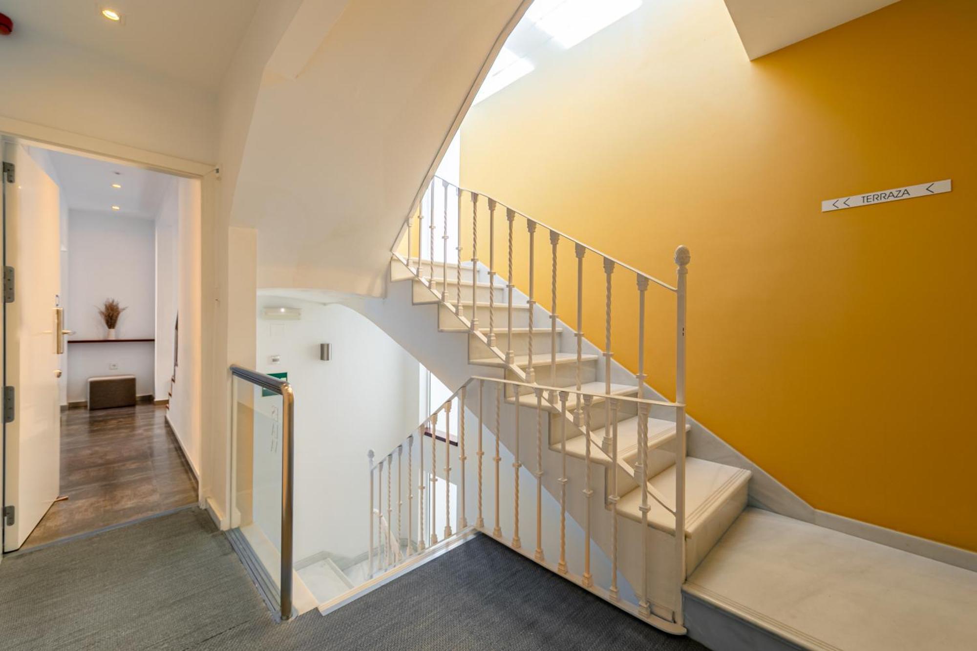 Apartamentos Eslava Sevilla Bagian luar foto