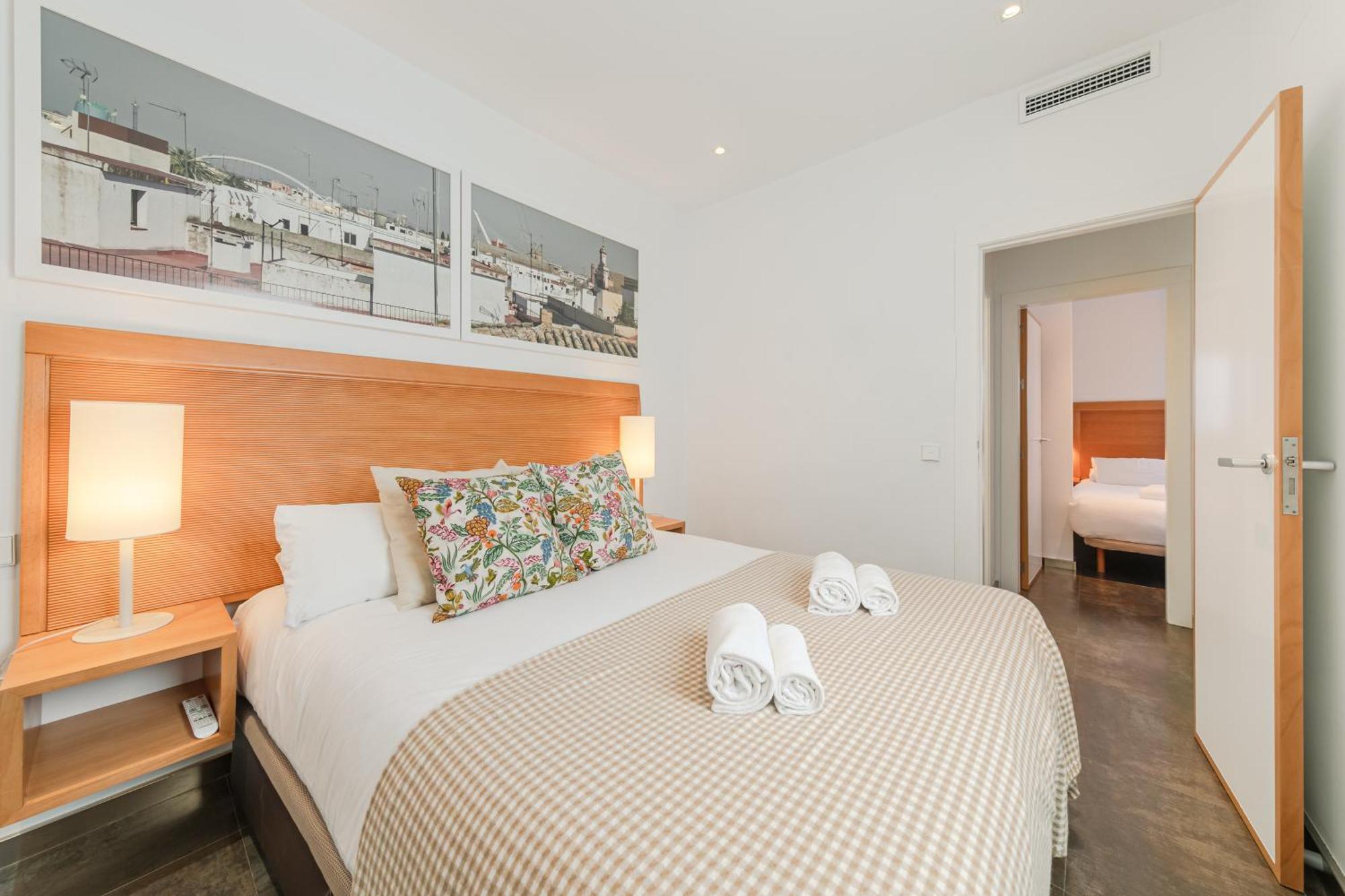 Apartamentos Eslava Sevilla Bagian luar foto