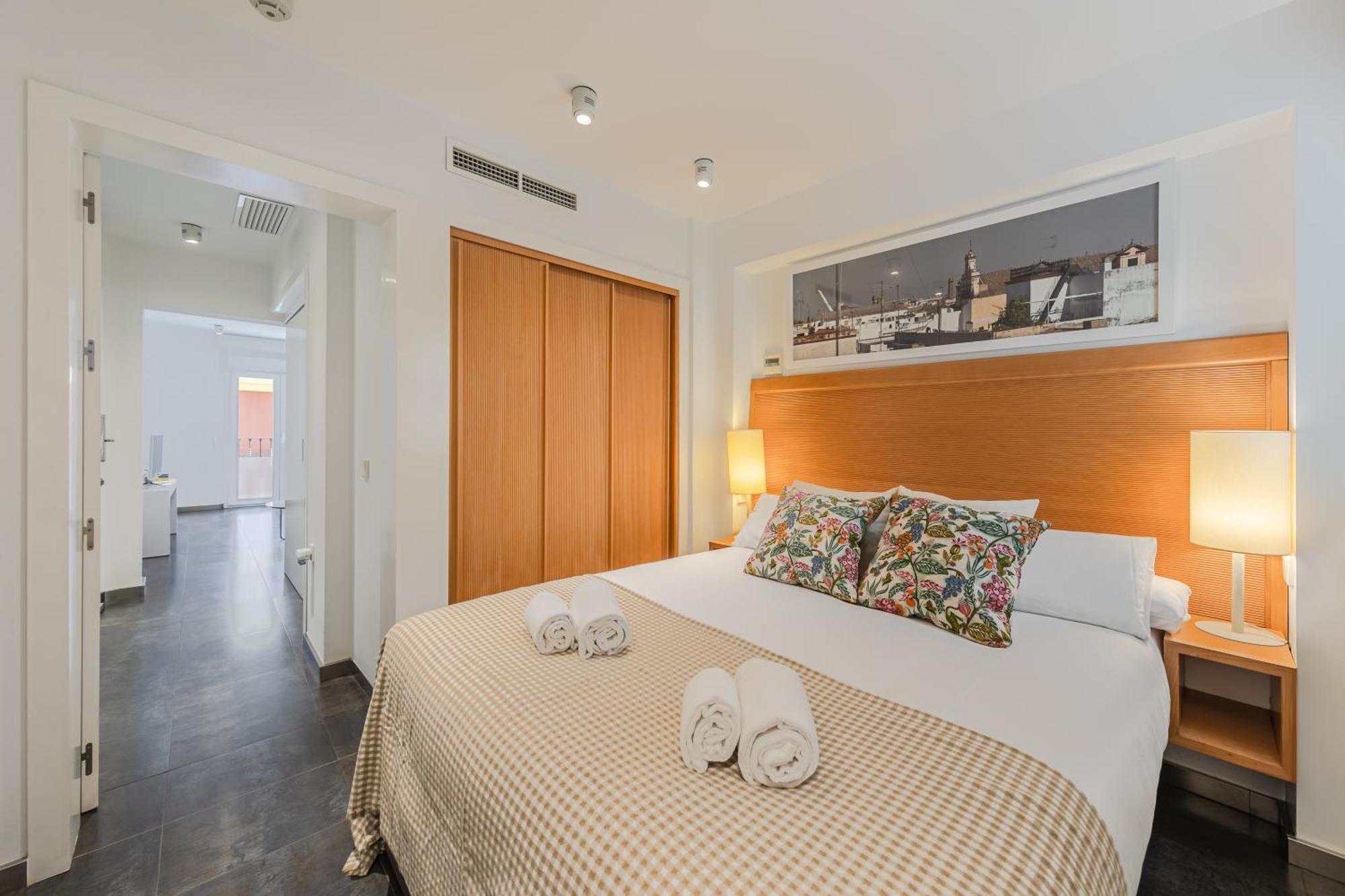 Apartamentos Eslava Sevilla Bagian luar foto